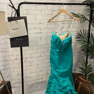 Oscar De La Renta Strapless Robin’S Egg Blue Dress